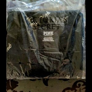 Vs PINK black t-shirt